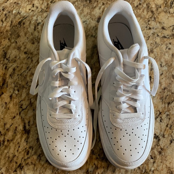 Brand new Nike court women - Picture 5 of 13